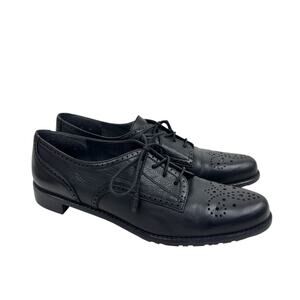 Stuart Weitzman Classic Wingtip Oxfords